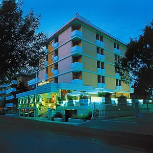 https://hotel-continental-bibione.hotelinveneto.com